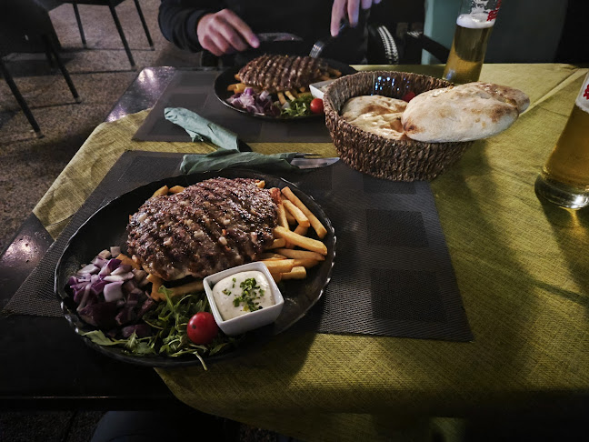 Pizzeria&Grill Famiglia - Gastronomie und Hotellerie