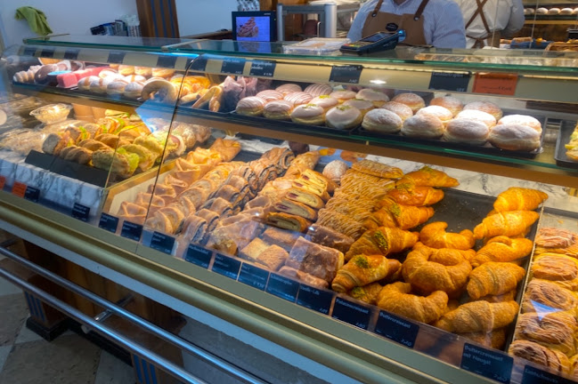 Comentarii opinii despre Bäckerei-Café Resch&Frisch Salzburg Residenz