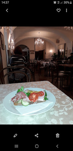 Opinii despre Stumpf Backwaren Capellmann GesmbH în Wien - Gastronomie und Hotellerie