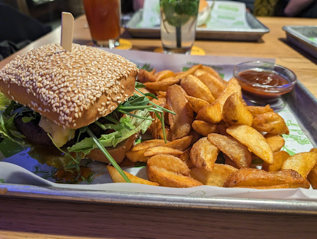 Opinii despre Johny's Burger în Pöchlarn - Gastronomie und Hotellerie