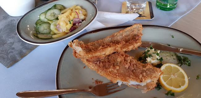 Opinii despre Schneiderhalle KG în Prottes - Gastronomie und Hotellerie