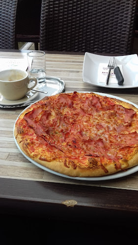 Comentarii opinii despre Bäckerei - Café - Konditorei - Pizzeria - Holzer