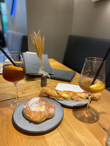 Opinii despre Bäckerei-Café Resch&Frisch Liebesbrot Leonding în Leonding - Gastronomie und Hotellerie