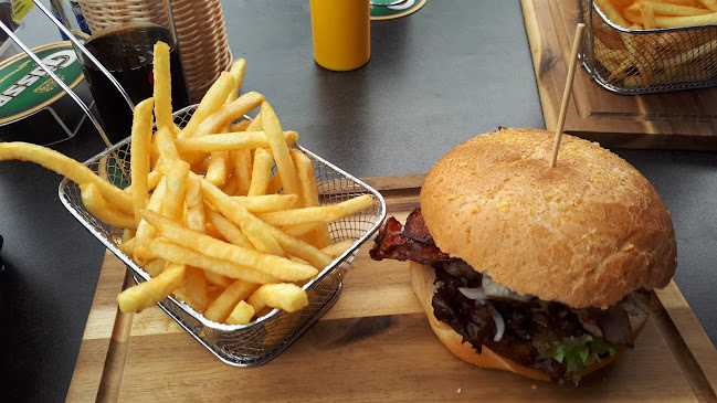 Imbiss Cafe Pub Tra Amici - Lienz