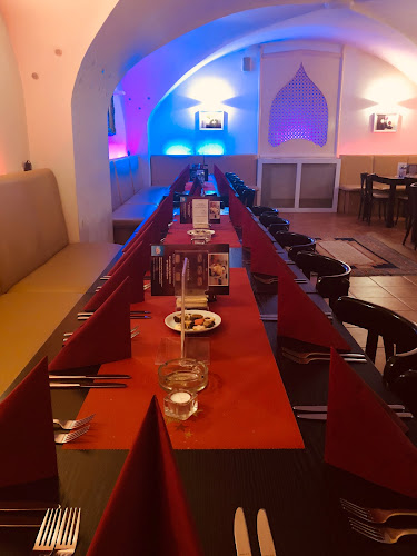 Arian Restaurant - Horn