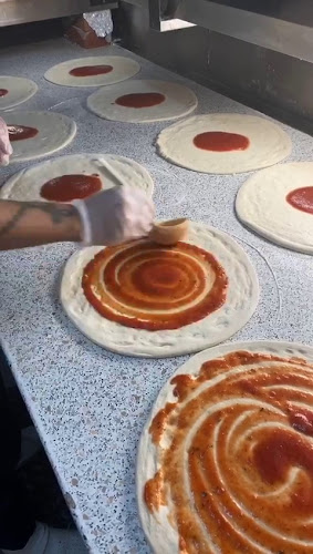 Hellmon Pizzeria - Gastronomie und Hotellerie