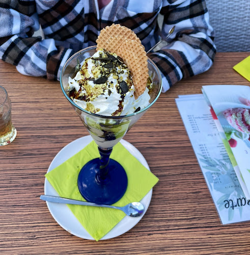 Schwimmbad-Cafe - Gastronomie und Hotellerie