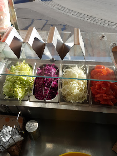 Opinii despre Efe's Imbiss Siebenhirten U6 în Wien - Gastronomie und Hotellerie
