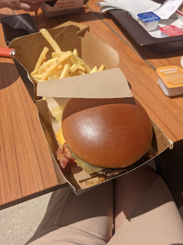 Opinii despre McDonald's Villach în Villach - Gastronomie und Hotellerie