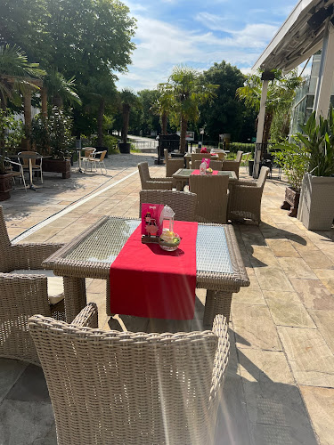 Carl's Bistro & Café