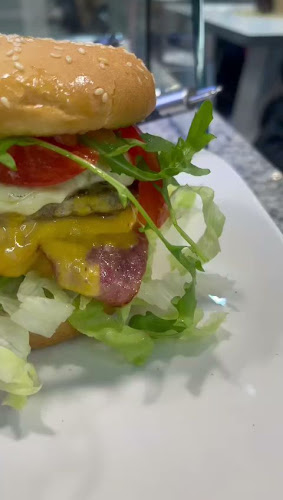 ROYAL FOODS مطعم عربي حلال100 مطعم مشاوي Grillrestaurant - Gastronomie und Hotellerie