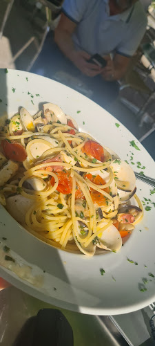 Osteria Pizzeria Vino e Altro im Kulturcafé