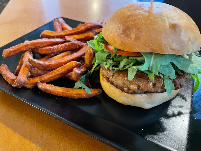 Comentarii opinii despre Tell Cafe Pub