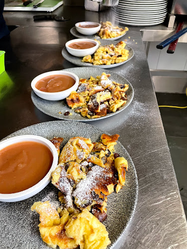 a. See 1, 6973 Höchst