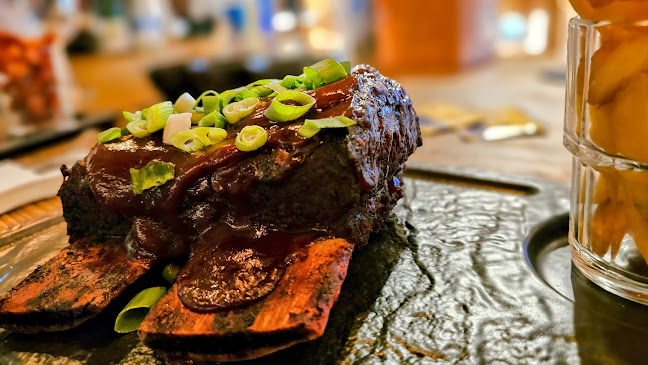 Asado's Steakhouse, Bar & Lounge - Gastronomie und Hotellerie