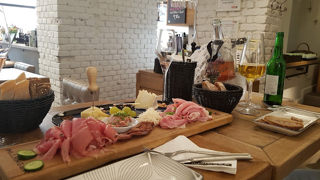 Leo HILLINGER Wineshop & Bar Wollzeile