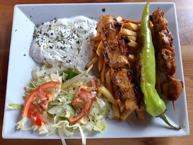 Comentarii opinii despre Kurtis Kebap und Pizza Ratzersdorf