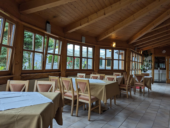 Opinii despre Restaurant Pizzeria Felsenburg în Prutz - Gastronomie und Hotellerie