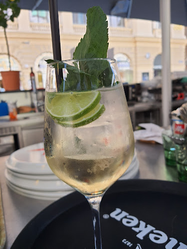 Türkis Restaurant Donau Zentrum