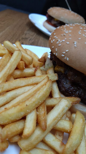 Opinii despre Burger Station Favoriten în Wien - Gastronomie und Hotellerie