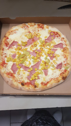 Opinii despre Pizzeria OMA în Wien - Gastronomie und Hotellerie