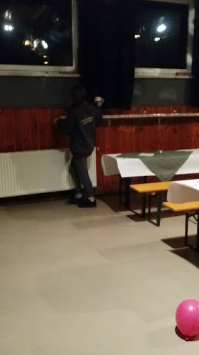 Opinii despre Stand Up Club Fischamend în Fischamend-Markt - Gastronomie und Hotellerie