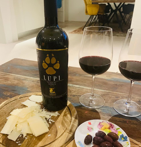 Comentarii opinii despre Jooria Wine