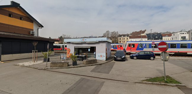 Bäckerei-Café Resch&Frisch Mühlkreisbahnhof