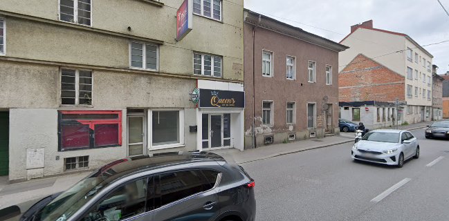 Queen's Café Bar Lounge