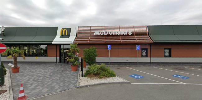 Opinii despre McDonald's Schwechat în Schwechat - Gastronomie und Hotellerie