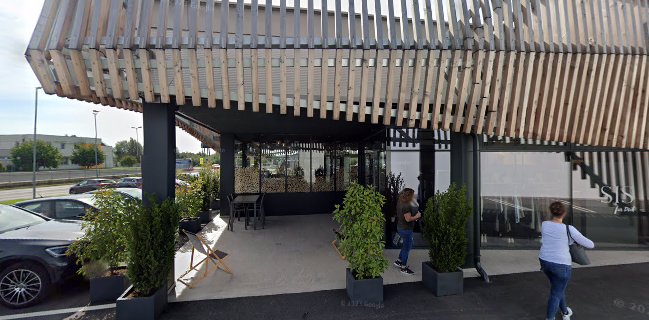 zum „STERZ" Bauernladen/Lokal