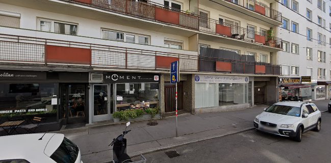 Moment Cafe and Restaurant